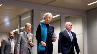 Boj o špičky ECB vrcholí. Východ cítí šanci k získání většího vlivu na euro Boj o špičky ECB vrcholí. Východ cítí šanci k získání většího vlivu na euro