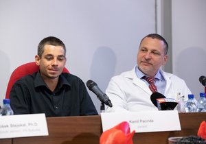 Kamil a přednosta Kliniky transplantační chirurgie IKEM doc. MUDr. Jiří Froněk, Ph.D.