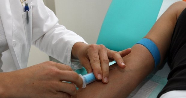 Obyčejný krevní test by mohli zcela změnit přístup v léčbě rakoviny.