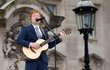 Ed Sheeran na oslavách královnina jubilea