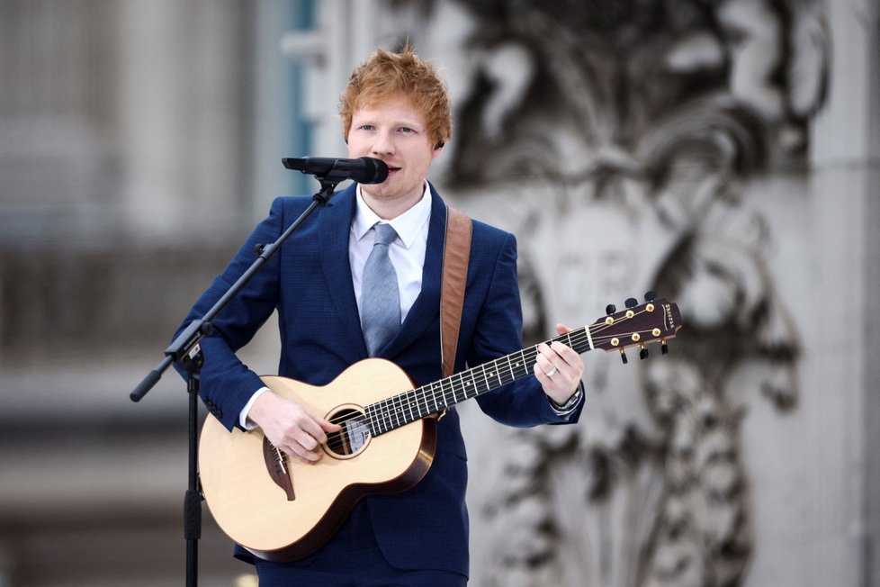 Ed Sheeran na oslavách královnina jubilea