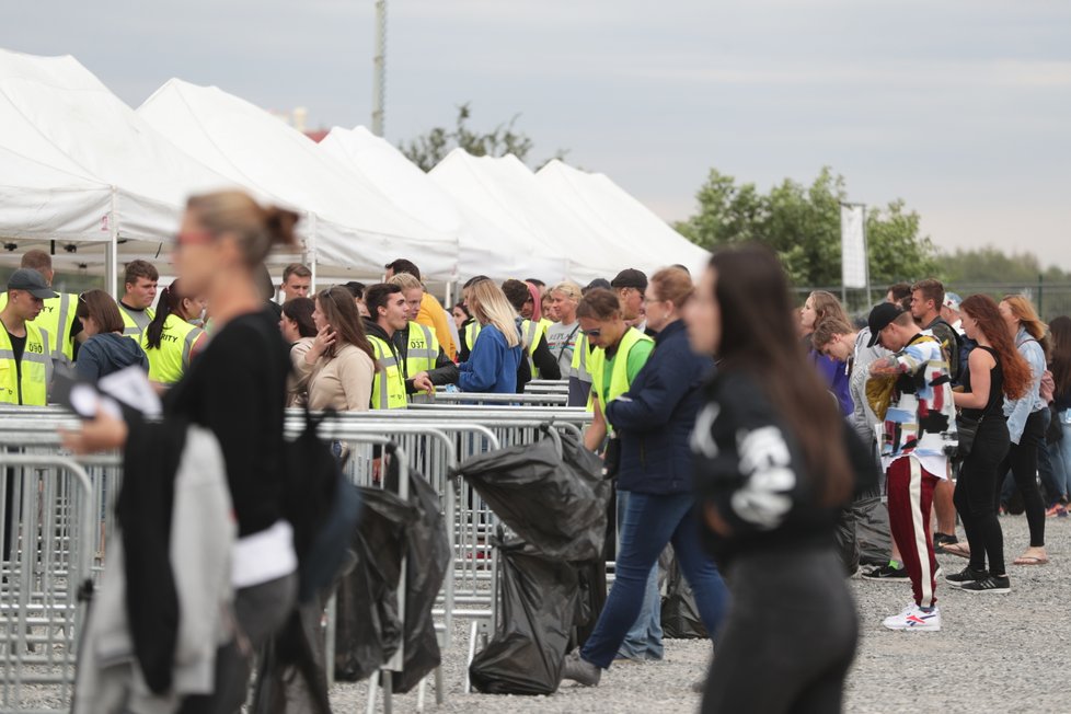 7. července 2019: Koncert Eda Sheerana nalákal podle pořadatelů 80 tisíc návštěvníků. Víc lidí do Letňan dosud na koncert nezavítalo.