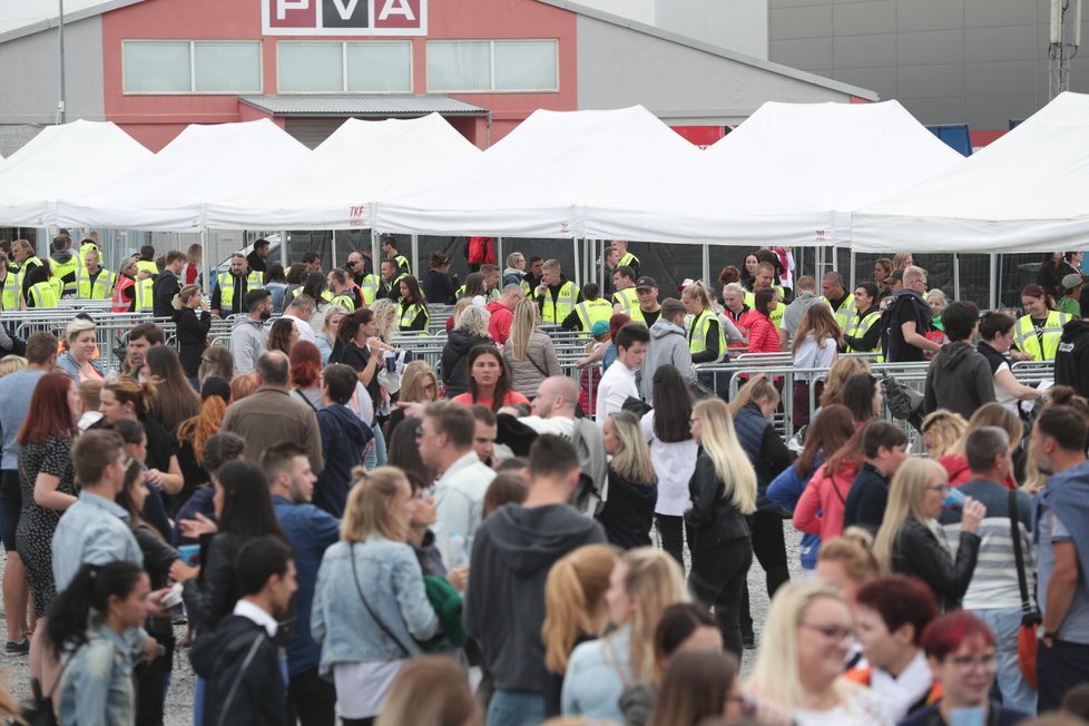 7. července 2019: Koncert Eda Sheerana nalákal podle pořadatelů 80 tisíc návštěvníků. Víc lidí do Letňan dosud na koncert nezavítalo.