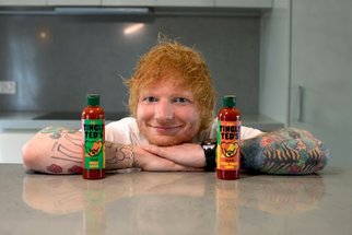 Ed Sheeran má nové podnikání. Chce dobýt svět svými pálivými omáčkami!