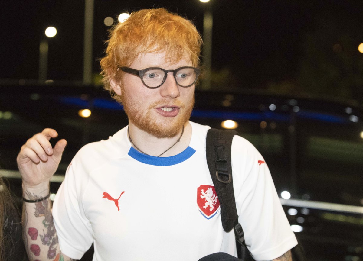 Ed Sheeran odletěl z Prahy 