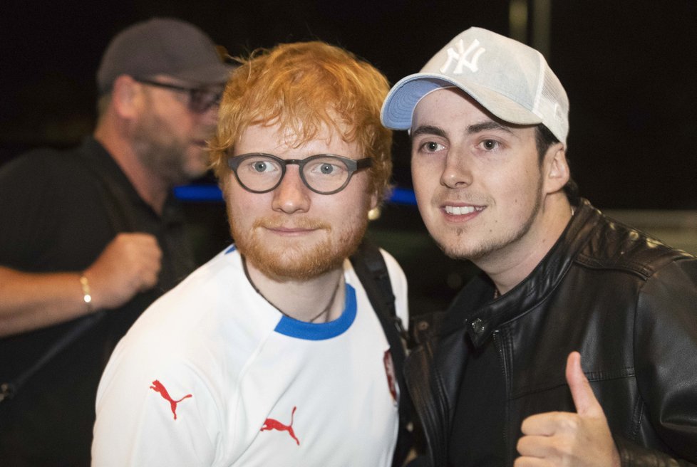 Ed Sheeran odletěl z Prahy