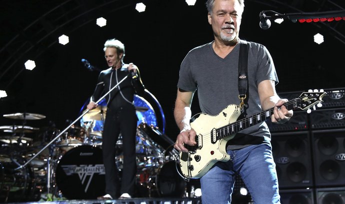 Slavný kytarista Eddie Van Halen zemřel v roce 2020 na rakovinu. Přezdívalo se mu rockový Mozart.