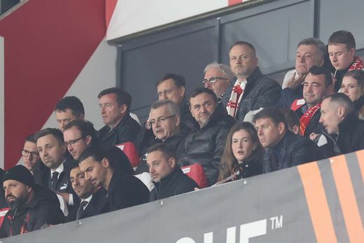 Majitel Slavie Pavel Tykač s Jaroslavem Tvrdíkem. Majitel Slavie Pavel Tykač s Jaroslavem Tvrdíkem.