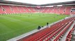 Stadion v Edenu, ve kterém sídlí Slavia a patří čínské společnosti CEFC