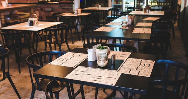 Edenred rozdá 30 tisíc obědů. Pomáhá tak rozhýbat restaurace