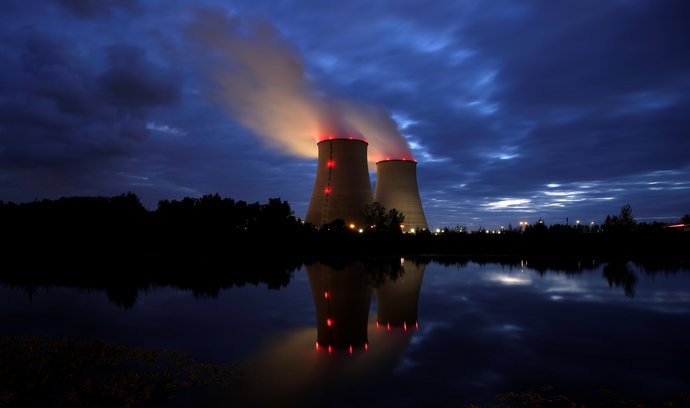 Francouzská jaderná elektrárna Belleville-sur-Loire. Inflace v eurozóně roste především kvůli cenám energií