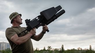 Postrachem dronů ve válce na Ukrajině je puška EDM4S, zasáhne i pět kilometrů vzdálený cíl