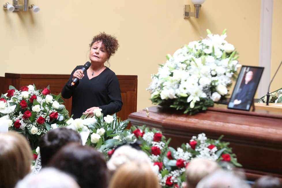 Jitka Zelenková zazpívala na pohřbu.