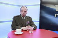 Tvář české vojenské historie Stehlík má skončit. Babiš chce rozhodnutí ministerstva zvrátit