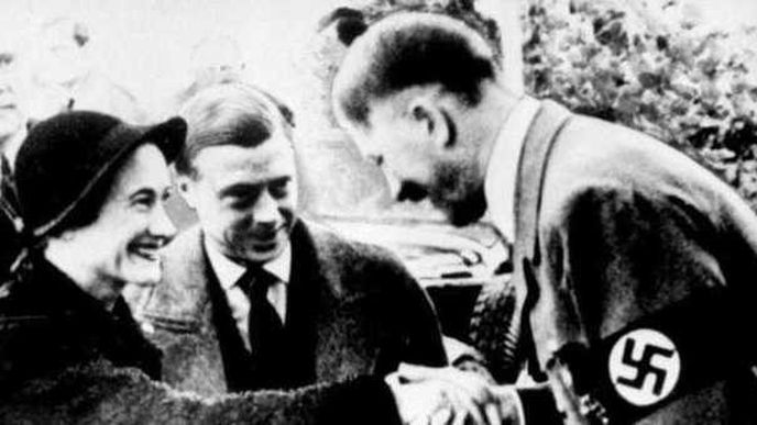 Eduard VII při setkání s Adolfem Hitlerem