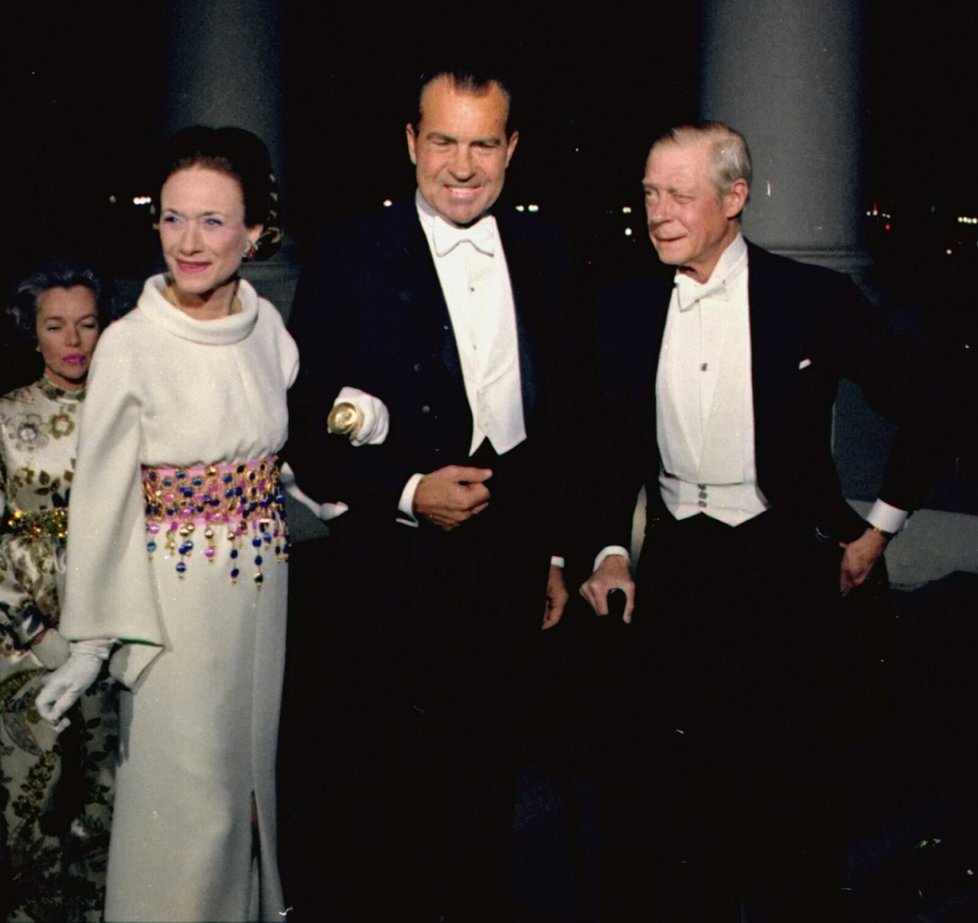 Exkrál Eduard VIII. s manželkou Wallis Simpsonovou a prezidentem Richardem Nixonem
