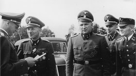Wirths (zcela vlevo) s ostatními nacistickými pohlaváry