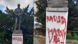„Rasista, masový vrah,“ napsal vandal na sochu Beneše. Stíhán nebude, policie případ odložila