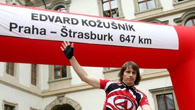 Edvard Kožušník na začátku své cesty z Prahy do Štrasburku