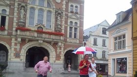 Europoslanec běží za každého počasí. Snímek z náměstí ve Frýnlandu.