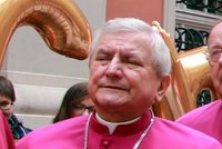 Zemřel biskup (†69), který kryl pedofilní kněží v Polsku. Měl problém i s alkoholem