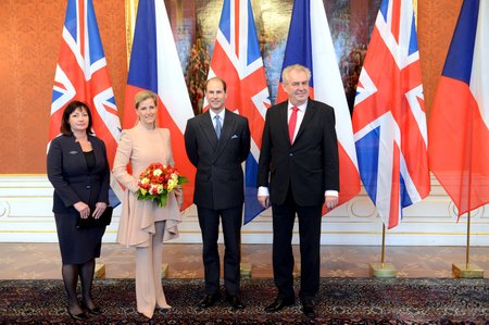 Princ Edward v Praze v roce 2013: S manželkou Sophií vyrazili na Pražský hrad, kde je přivítal tehdejší prezident Zeman s první dámou Ivanou.