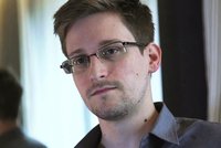Špion Snowden čeká na azyl: V rukou ho má Rusko!