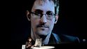 Edward Snowden sice v listopadu obdržel Stuttgartskou mírovou cenu od německé občanské iniciativy Die AnStifter, osobně převzít si ji ale kvůli ruskému exilu nemohl.