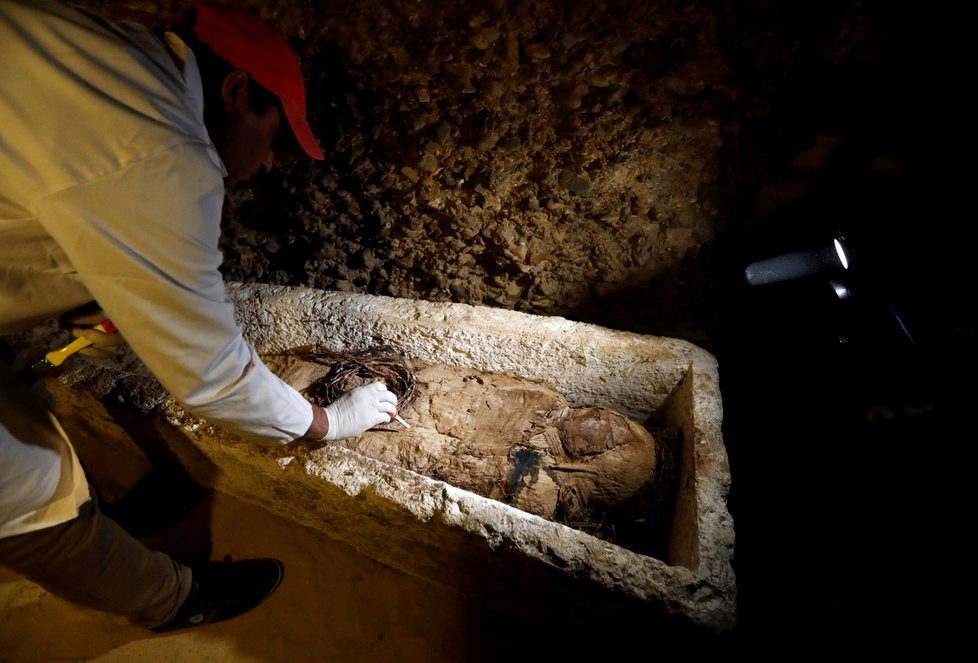 Hrobka, jejíž otevření bude televize živě vysílat. Stále jsou její části zapečetěné, nachází se v ní okolo 40 mumií