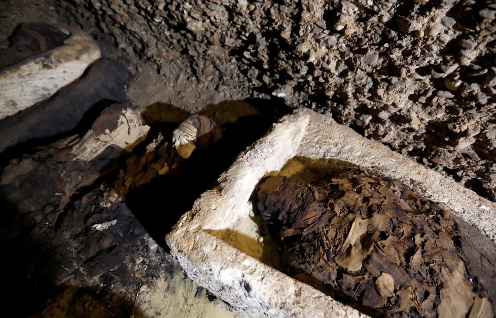 Hrobka, jejíž otevření bude televize živě vysílat. Stále jsou její části zapečetěné, nachází se v ní okolo 40 mumií