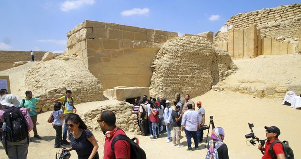 V Egyptě se poprvé zpřístupnila 4000 let stará hrobka. Co v ní najdeme?