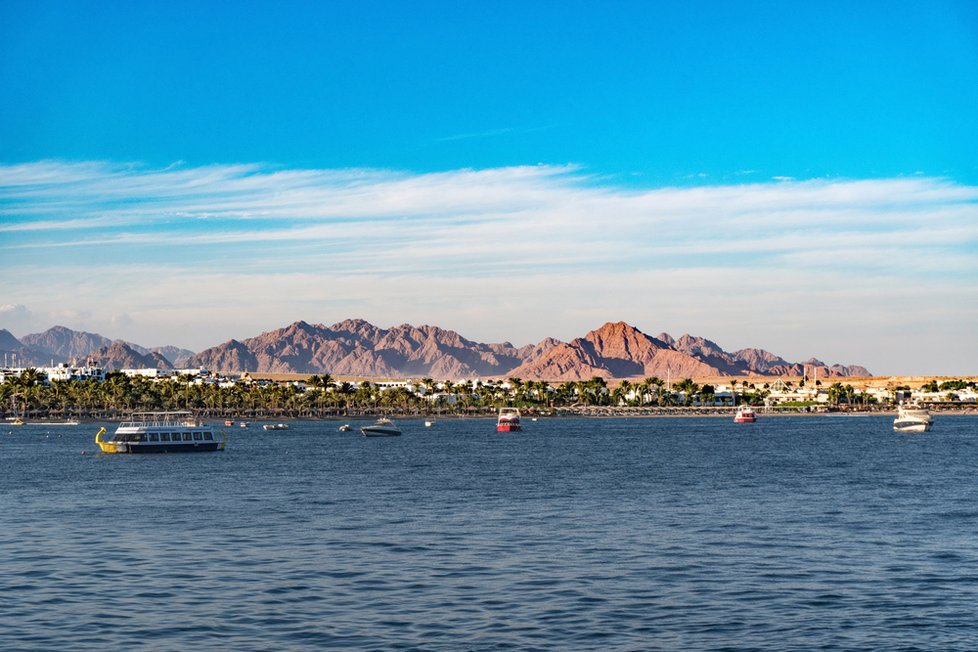 Zátoka Naama Bay v Sharm El Sheikhu.