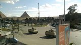 Češi v Egyptě: Z okna vidí pyramidy a tanky