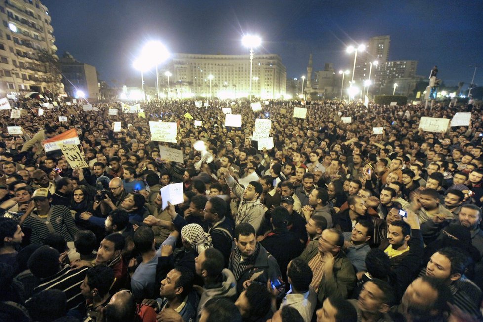 Demonstrace na náměstí Al Tahir v centru Káhiry.