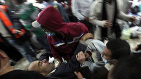 V ulicích egyptských měst zemřelo minimálně 15 lidí