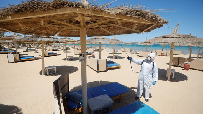 Dezinfekce hotelu Albatros White Beach v Hurghadě.