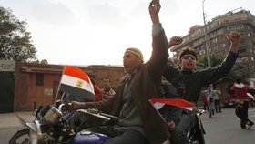 Egypťaně oslavovali v ulicích