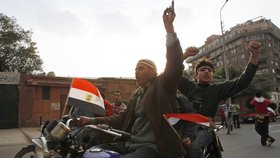 Egypťaně oslavují v ulicích