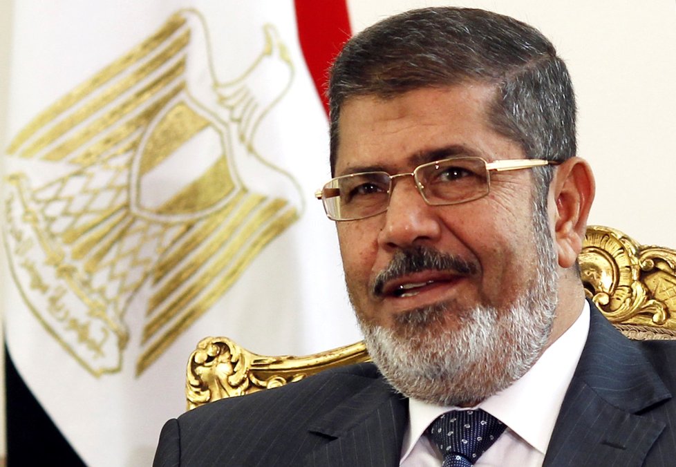 Egyptský exprezident Mursí zemřel po infarktu, tvrdí televize