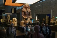 V Egyptě otevřeli největší muzeum světa: Nabízí 50 tisíc exponátů včetně sbírky Tutanchamona