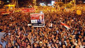 V Egyptě se však demonstruje i na podporu prezidenta Mursího a Muslimského bratrstva