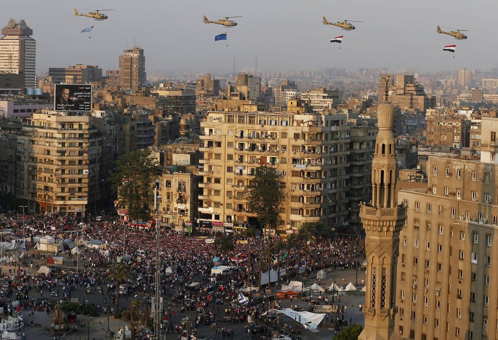 Nepokoje v Egyptě: Demonstrace proti svržení prezidenta Murshío