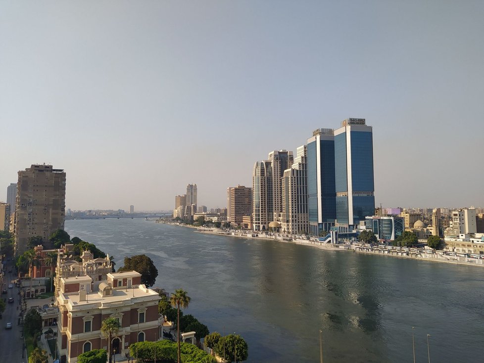 Nil v Káhiře, foceno z ostrova Zamálek.