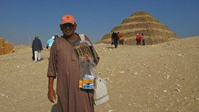 Obchodníci v Egyptě umí být u památek hodně dotěrní (ilustrační foto).