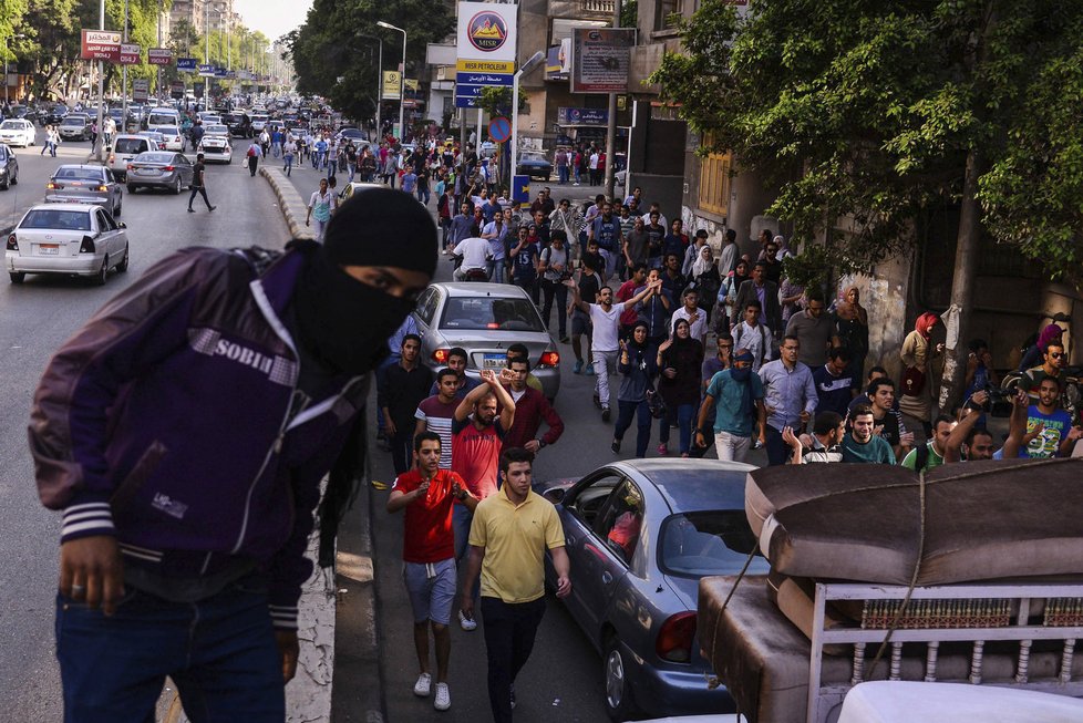 Stovky lidí protestovaly v Egyptě proti navrácení ostrovů Saúdské Arábii.