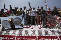 Nepokoje v Egyptě! Tisíce lidí protestují proti prezidentu Mursímu
