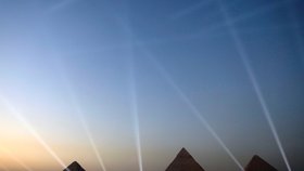 Egypt odhalil nové zařízení pro turisty na náhorní plošině u Káhiry, kde se nachází Pyramidy v Gíze