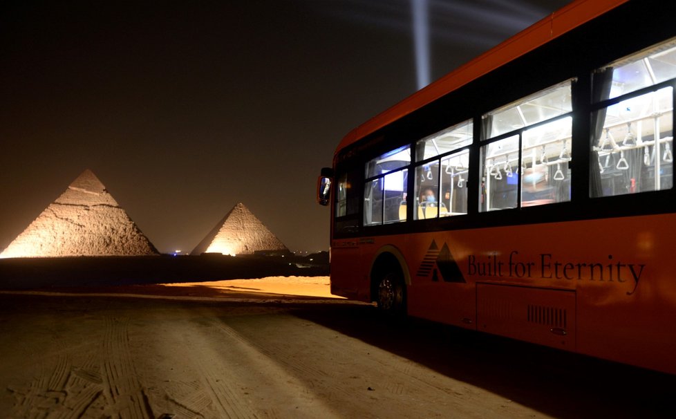 Egypt odhalil nové zařízení pro turisty na náhorní plošině u Káhiry, kde se nachází Pyramidy v Gíze