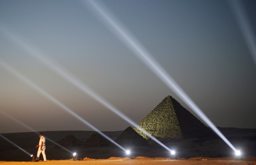 Egypt odhalil nové zařízení pro turisty na náhorní plošině u Káhiry, kde se nachází Pyramidy v Gíze