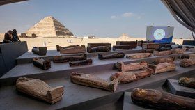 Egyptští archeologové představili nález stovky sarkofágů (14. 11. 2020)